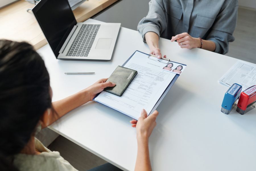 Obtaining employee visa in Valencia